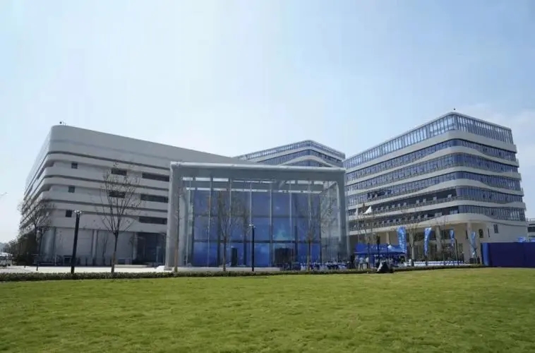 汉江集团携手东方材料及全资子公司东方超算共建超级算力中心